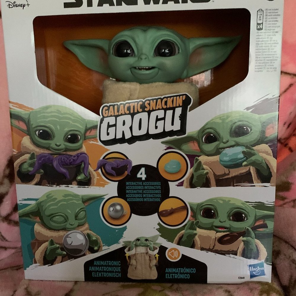 Star Wars Gallactic Snackin' Grogu Animated